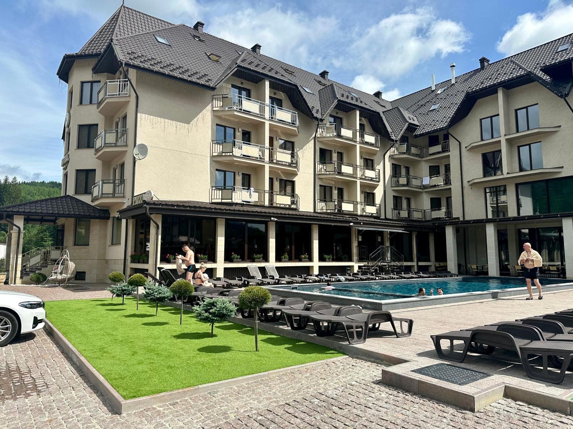 Continental Spa Resort Bukovel Exterior photo
